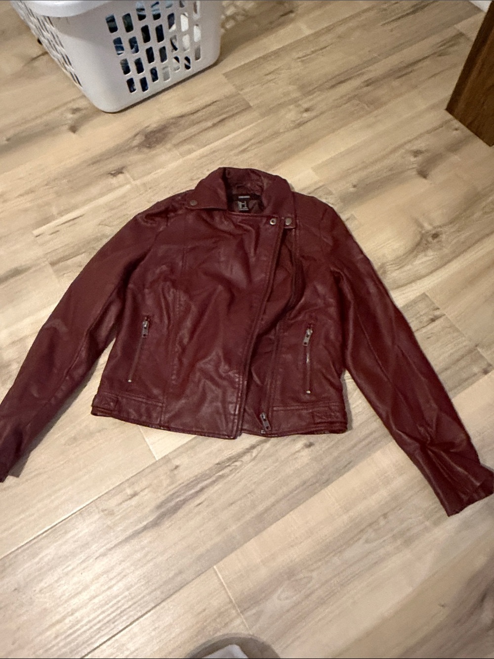 side zipper size small maroon faux leather jacket